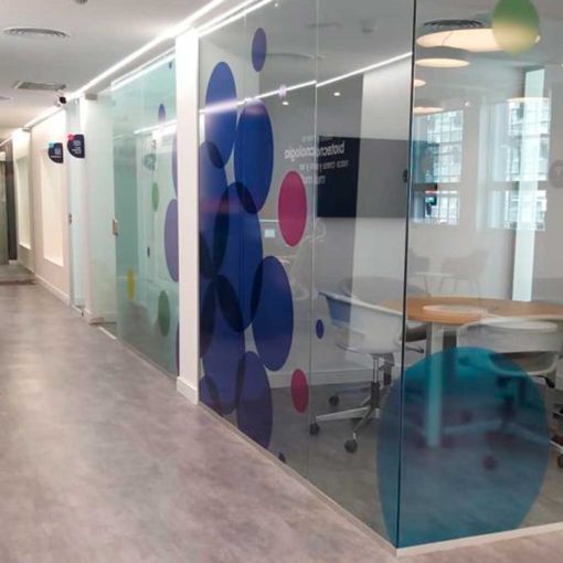 Impresión Vinilo Transparente para Oficinas